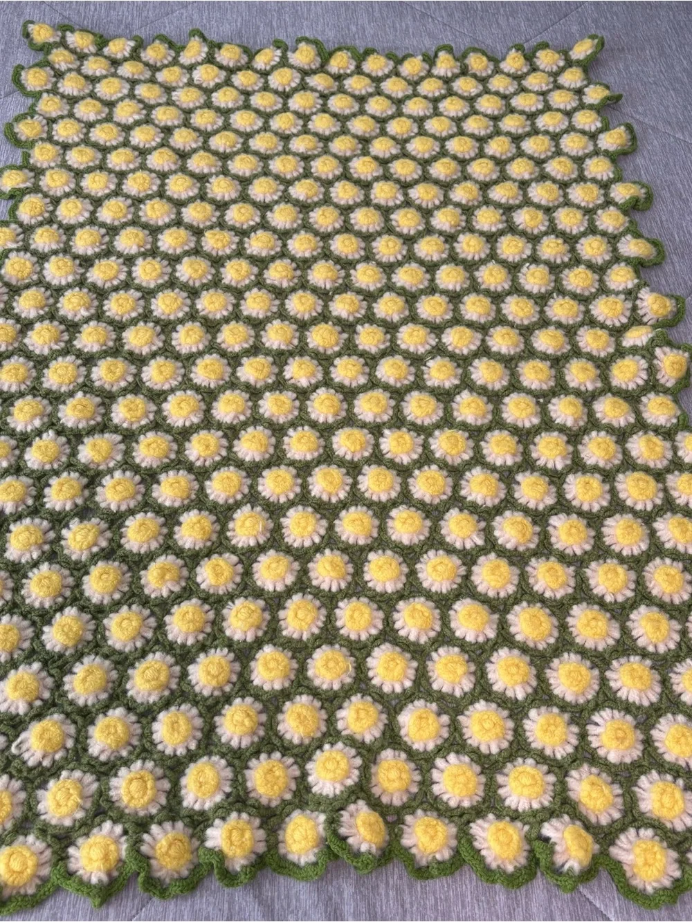 36x48 Yellow White&Green 70’s Knit Crochet Throw Afghan Flower 3D Daisy Reverse